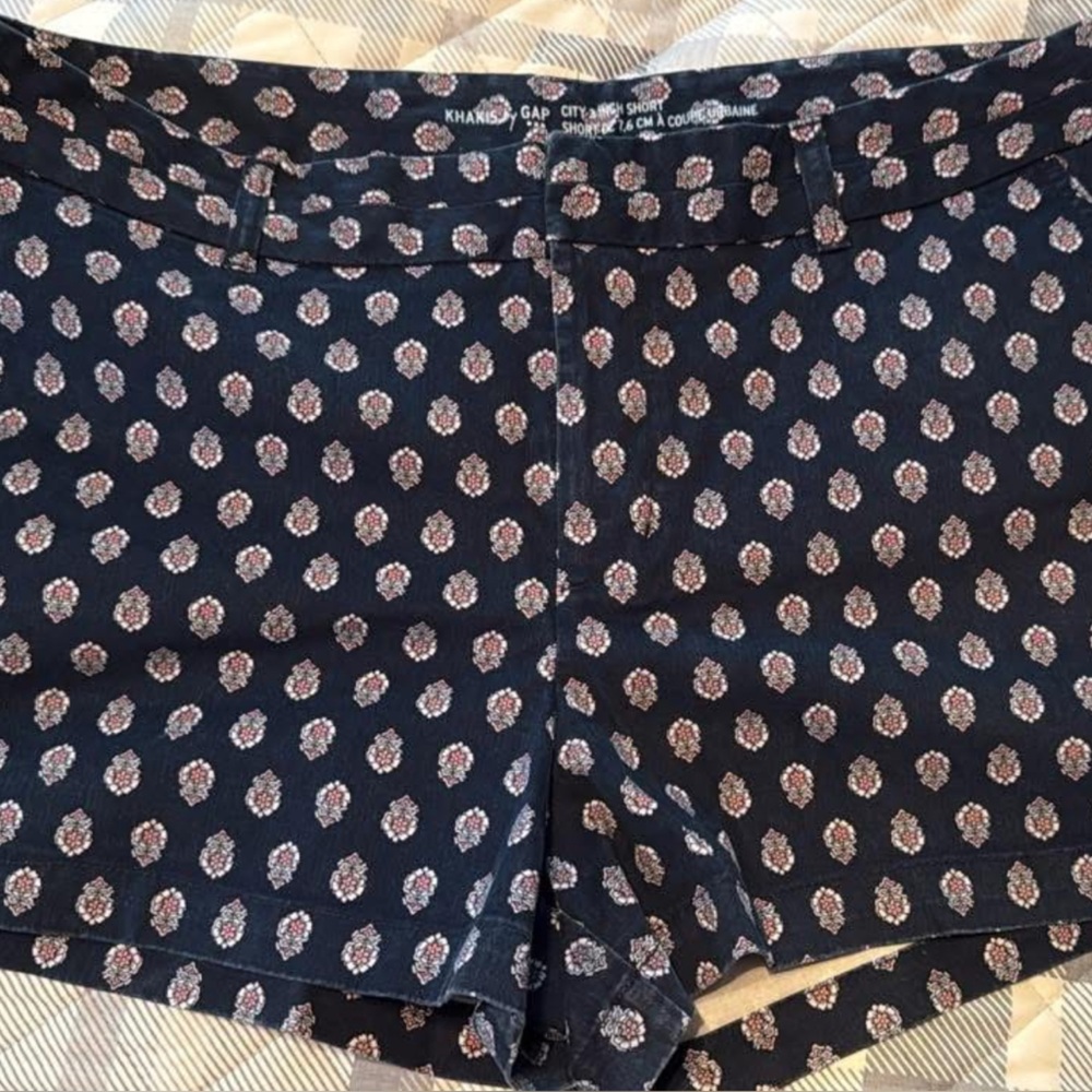 Gap shorts, size 18 good condition